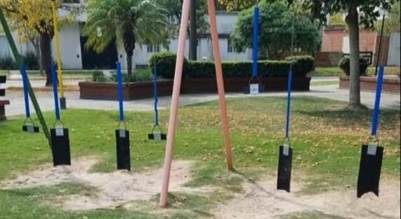 Cuatro menores causan daños en una plaza de Gobernador Crespo