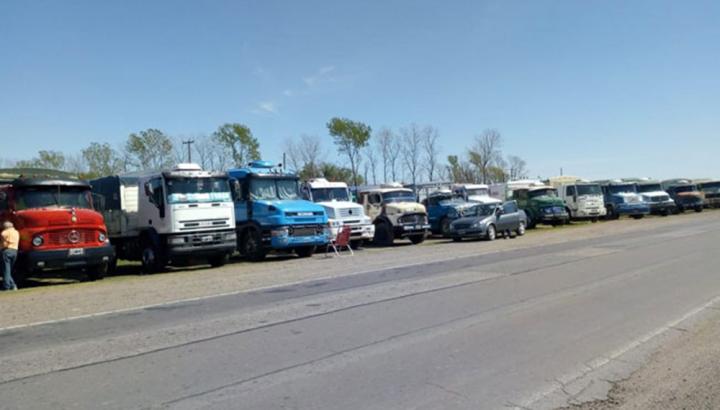 Transportistas no ceden con los cortes y en la agroindustria piden llegar a un acuerdo: “Es urgente”