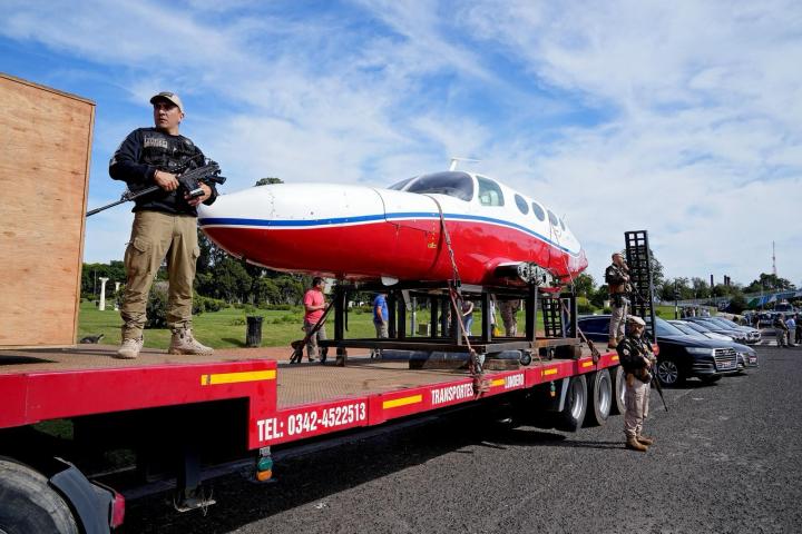 Exhiben los vehículos de la subasta de bienes incautados al delito