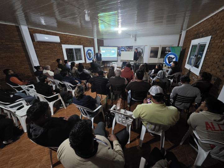 Exitosa capacitación en ganadería organizada por el Ateneo Juvenil San Javier 