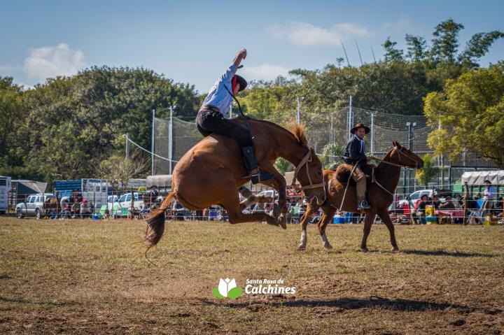 Santa Rosa de Calchines vivió una gran fiesta de jineteada y tradiciones