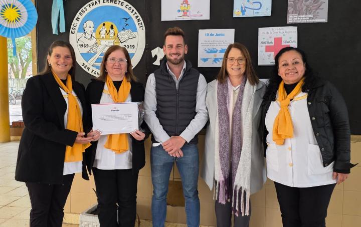 San Javier: Dolzani entregó casi $19 millones para nueva instalación eléctrica completa en la escuela Nº 853
