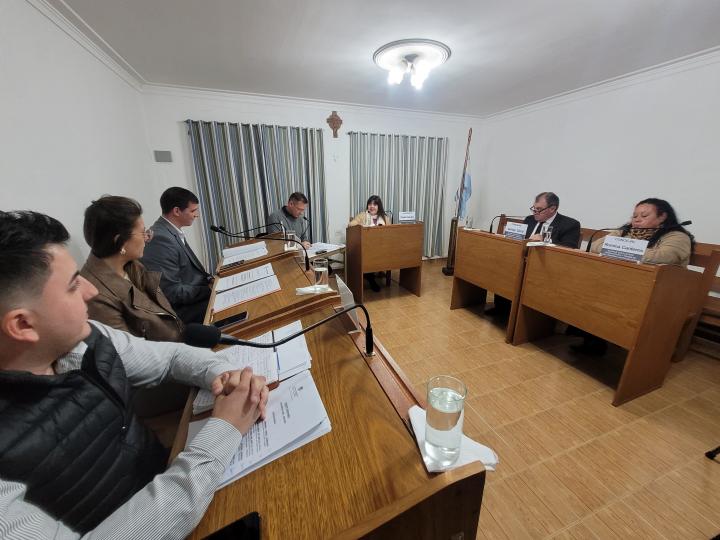 San Javier: el Concejo pone la lupa sobre los altos sueldos en varios empleados municipales