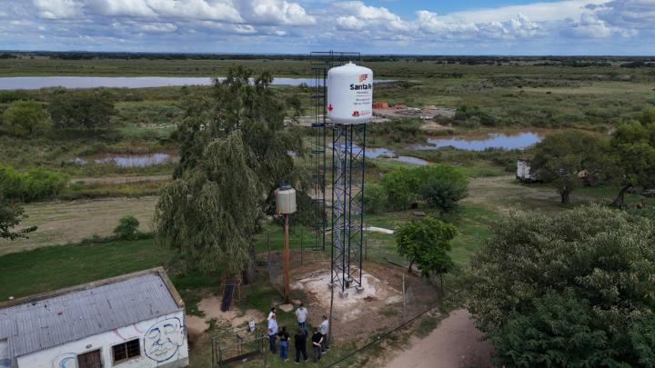 La Provincia amplía el sistema de agua potable para Santa Rosa de Calchines y la obra ya alcanzó el 50% de avance