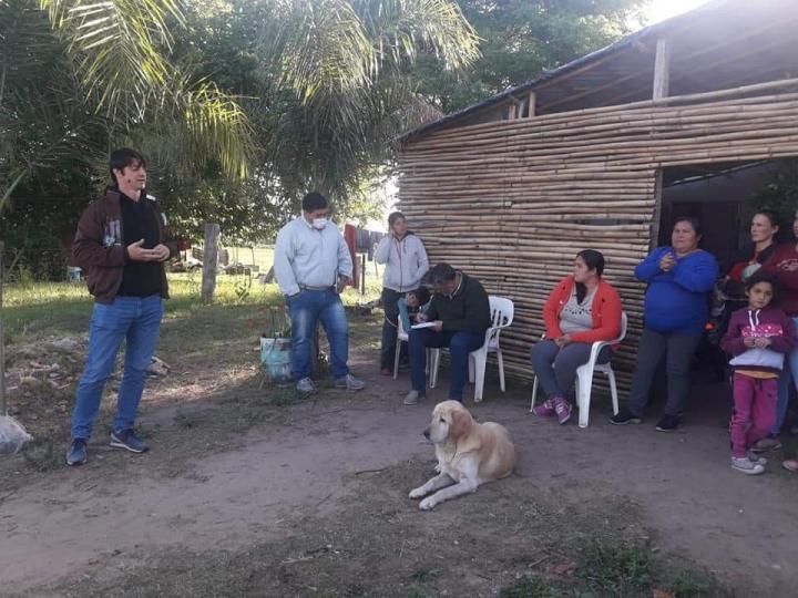 Helvecia: Bertossi y vecinos de Campo del Medio avanzan en proyectos 