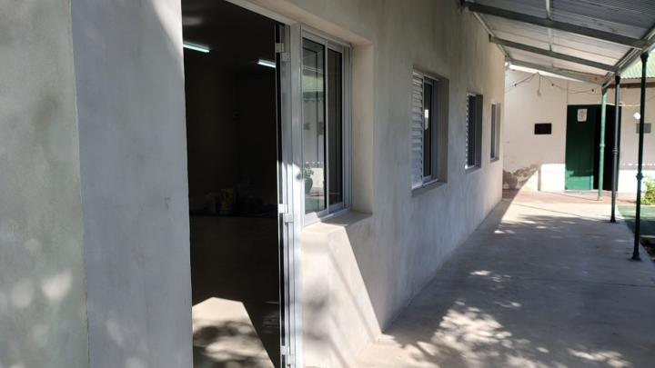 Alejandra se prepara para inaugurar un nuevo salón en la Casa Comunal de la Cultura