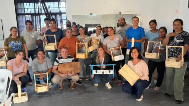 Helvecia impulsa la formación en carpintería con más de 20 participantes