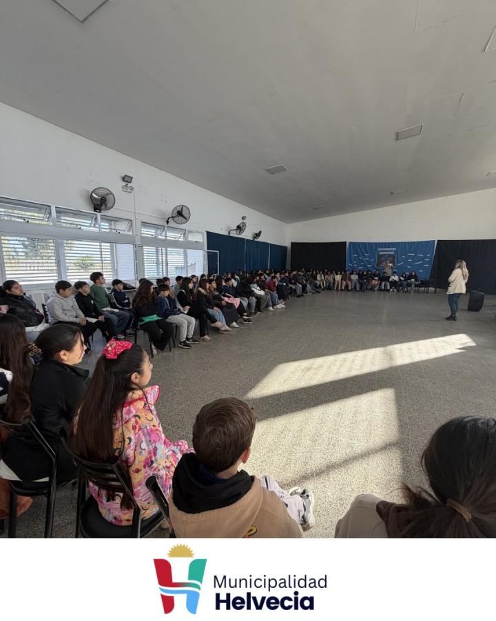 Se realizó en Helvecia una charla sobre grooming y violencia virtual para estudiantes
