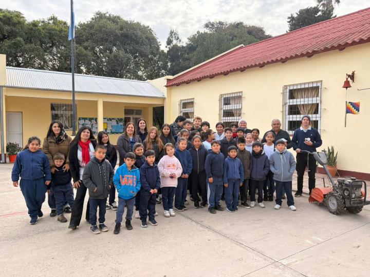 Capacitan a la comunidad educativa de Colonia Francesa en cultivos bajo invernadero