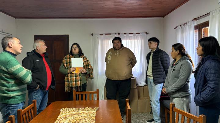 Baumgartner visitó Colonia Mascías y San Joaquín y entregó aportes a instituciones locales