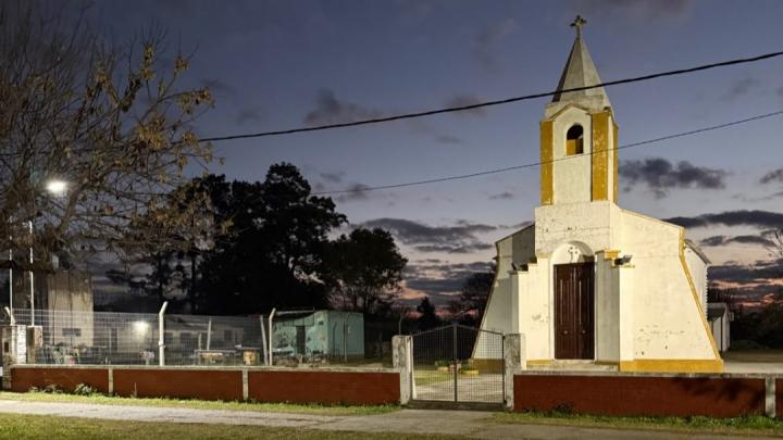 La Brava incorporó nuevas luminarias en la Capilla Nuestra Señora del Rosario