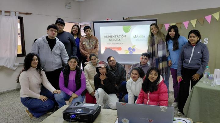 ASSAL llevó una jornada de educación alimentaria a la Escuela N° 2038 de San Javier