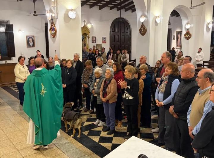 Emotiva bendición a los abuelos en el Santuario San Francisco Javier