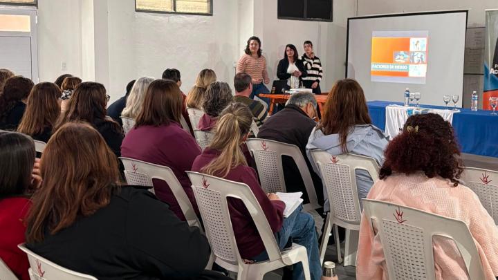 Realizaron una charla abierta sobre prevención de adicciones en Helvecia