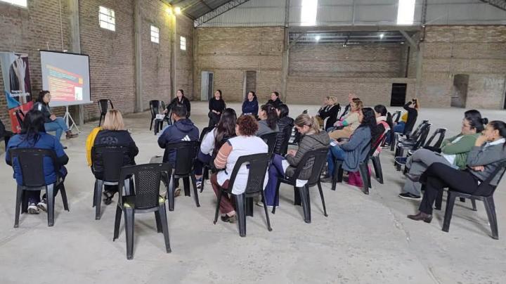 Presentaron en Colonia Mascías y San Joaquín el proyecto del Centro de Día