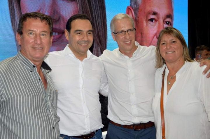 Passarino y Florito en Reconquista junto a Losada, Scarpin y gobernadores de la UCR