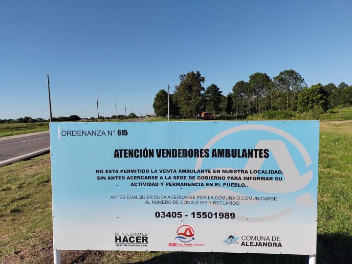 Alejandra regula la actividad de los vendedores ambulantes dentro del pueblo 