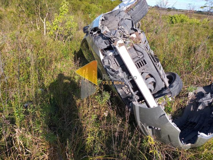 Una familia que venía de Alejandra se accidentó en Colonia Teresa 