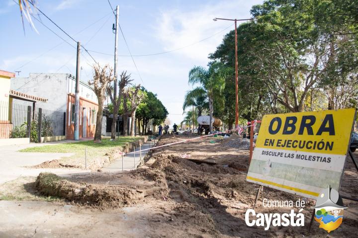 Cayastá avanza rápidamente con una importante obra de cordón cuneta 