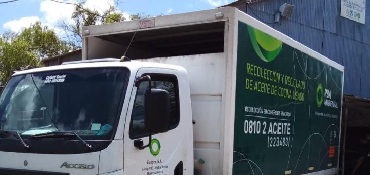 El área de medio ambiente del municipio, realizó otra venta de aceite usado de cocina 