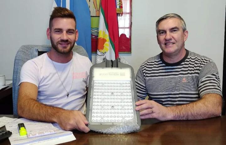 Alejandra avanza con más iluminación LED en zonas urbanas y rurales 