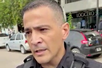 Ordenaron liberar al policía de Santa Fe que entró a un estudio jurídico a arrestar a un sospechoso y fue preso