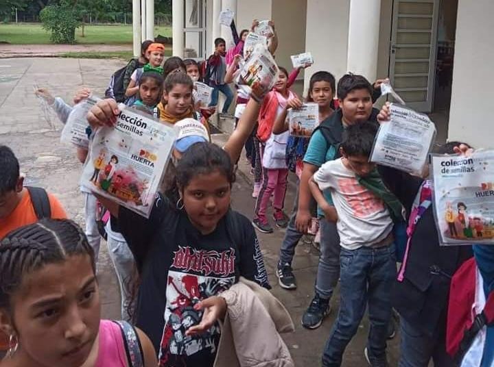Colonia Mascias: INTA San Javier entregó semillas a niños
