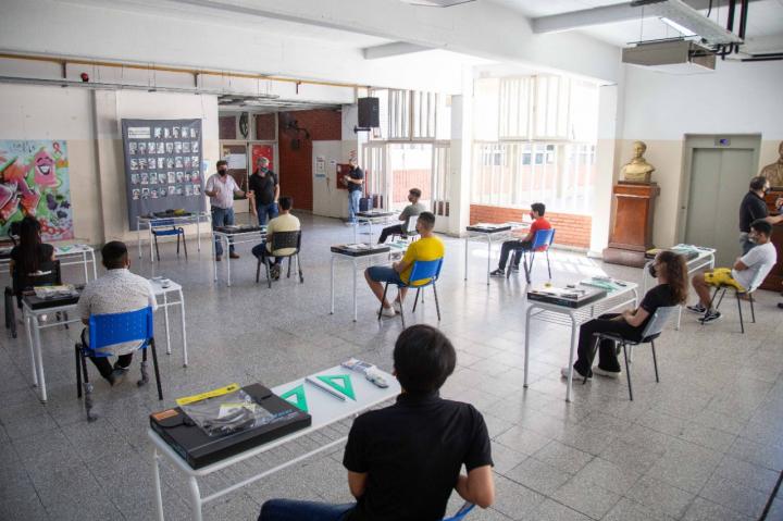 Regresan las clases del secundario en San Javier y Garay