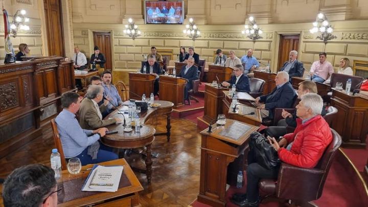 Cámara de Senadores: Importante Reunión en el recinto