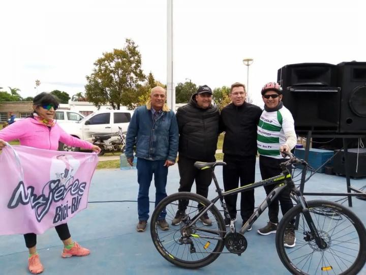 Siempre caminando: El Senador Borla en numerosas actividades