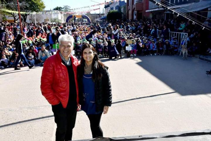 El Senador y el concejal Lali Baucero en la Farándula de los Jardines 