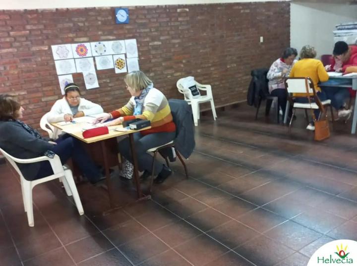 Helvecia: Talleres comunales para adultos