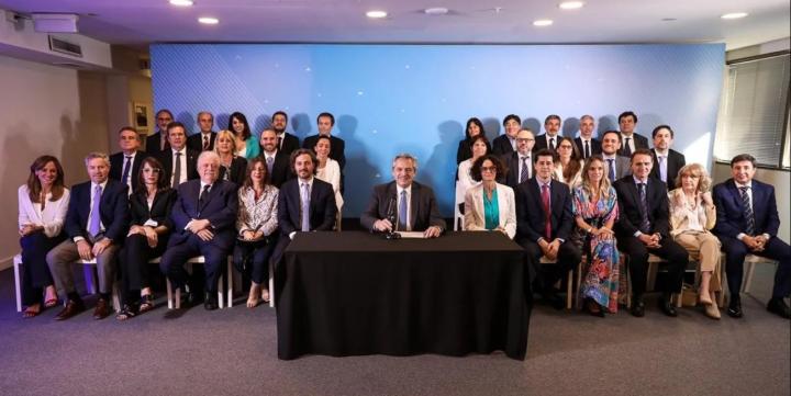 Sólo 8 de los 21 ministros que asumieron en 2019 con Fernandez siguen en su cargo