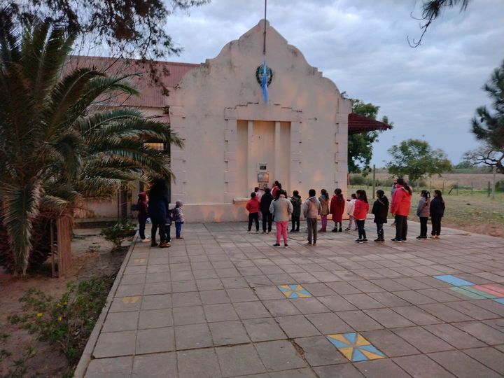 Carlos Kaufmann entregó aportes a la escuela 