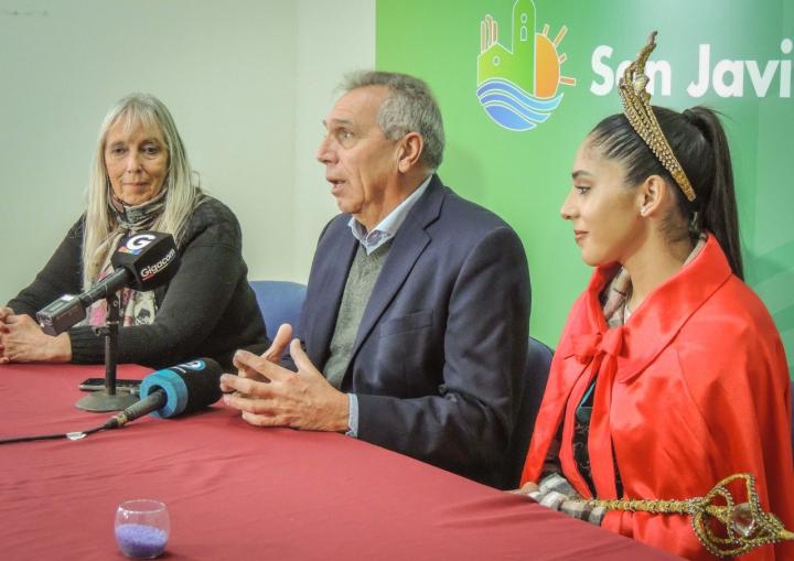 El Intendente recibió en su despacho a la flamante embajadora Nacional y Provincial de Pesca del Amarillo 
