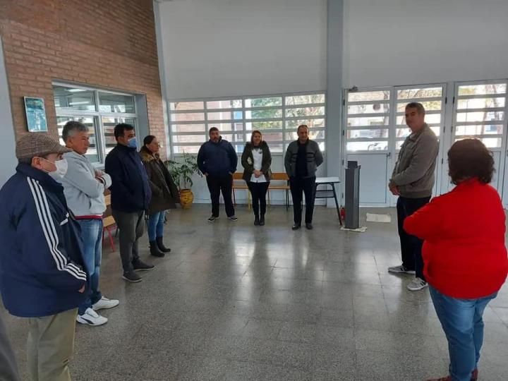 Helvecia: Kafumann hizo entrega de aportes a Bomberos voluntarios, instituciones educativas, deportivas y tradicionalistas