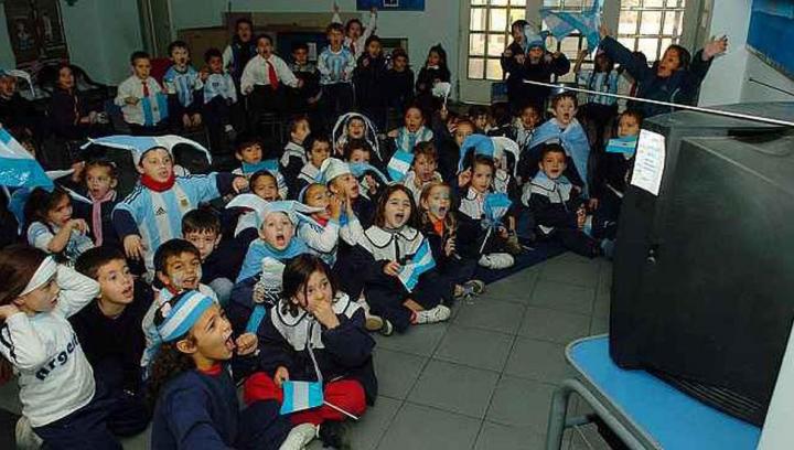 Desde el gobierno nacional piden por los partidos del mundial en las escuelas