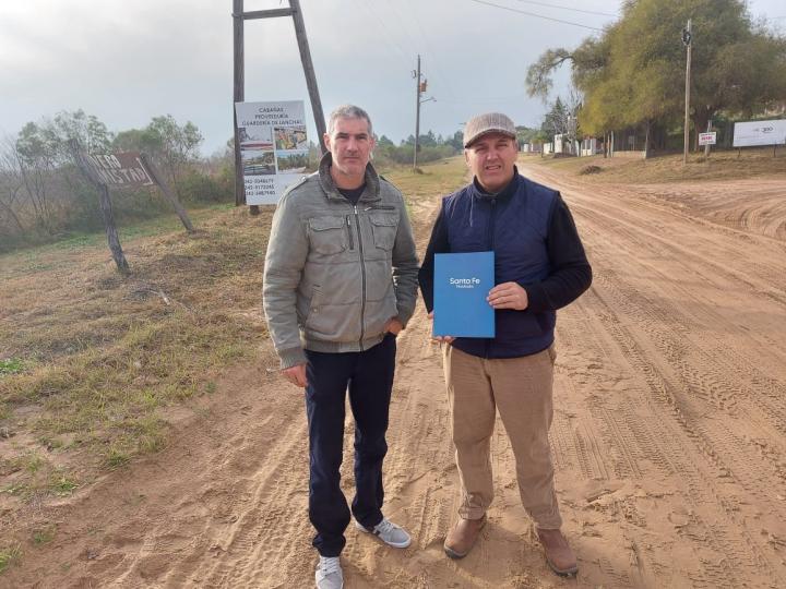 Cayasta: Kaufmann entregó aportes para concretar la iluminación de calle 
