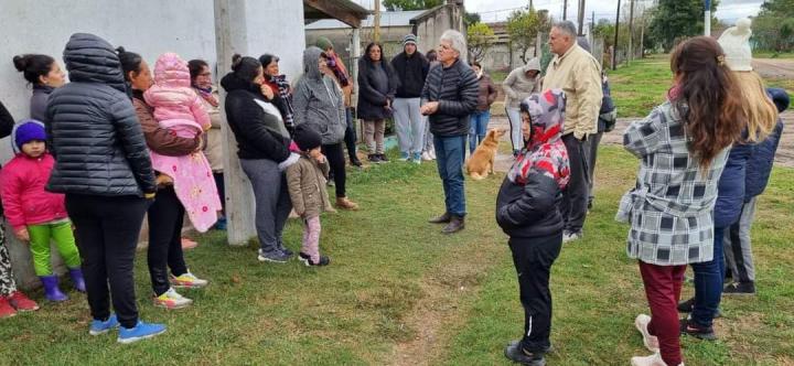 San Javier: El Senador atendió vecinos y entregó módulos alimentarios 