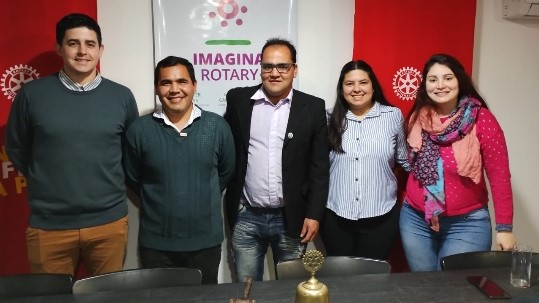 Bajo el lema 