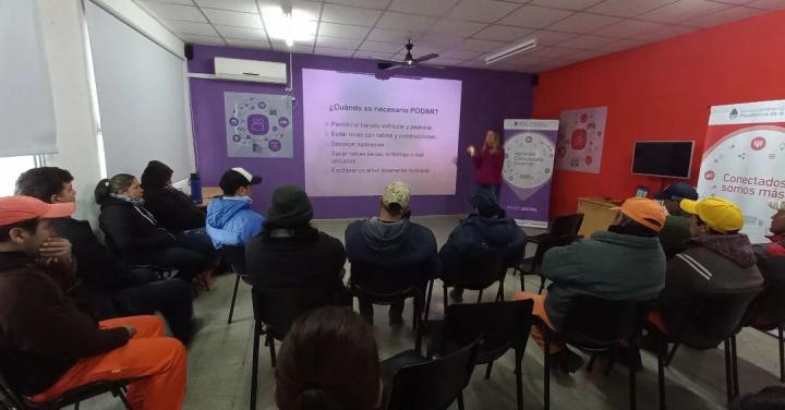 Cayastá: En el contexto del Mes del Árbol se llevó adelante la charla informativa 