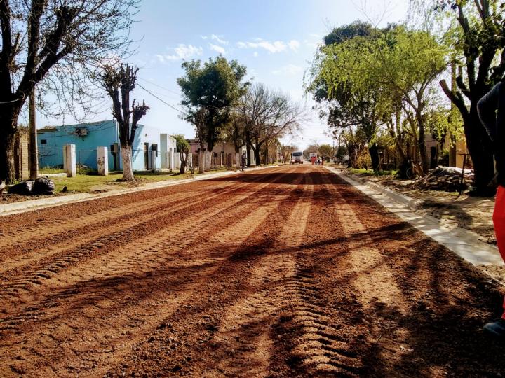 Municipalidad de San Javier y Plan Incluir terminan una cuadra más de ripio y cordón cuneta 