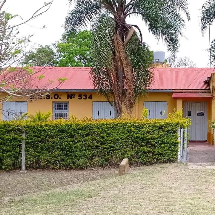 El colectivo que lleva a los chicos de la Escuela  de Colonia California no sale por falta de fondos 