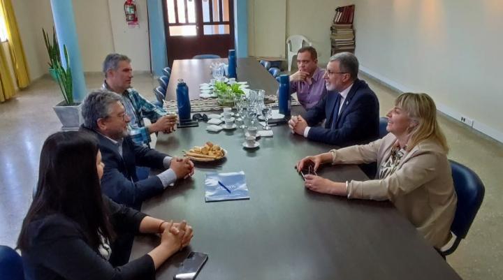 Santa Rosa: Natalia Galeano firmó un convenio para la instalación de cámaras de seguridad y monitoreo