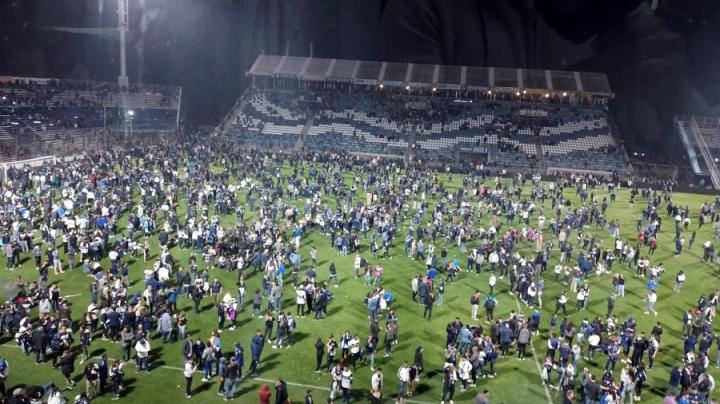 Un hincha de 57 años murió en La Plata tras los graves incidentes en el partido entre Gimnasia y Boca