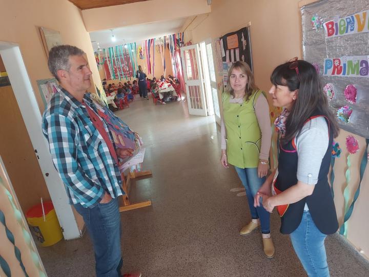 Cayastá: Kaufmann visitó el Jardín de Infantes 