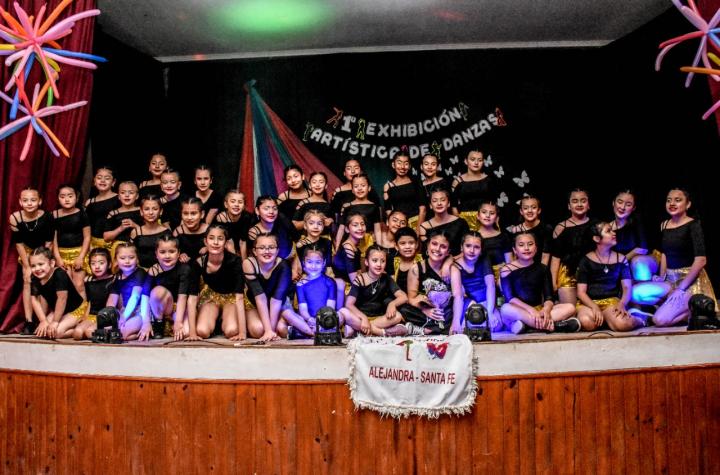 Alejandra: 1° Exhibición Artística de Danzas