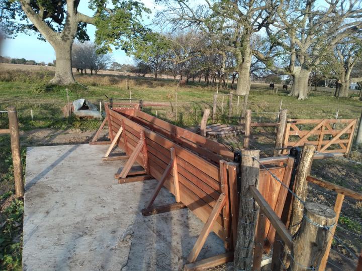 Nuevos corrales para la producción ovina en la Agrotécnica de Colonia Mascías 