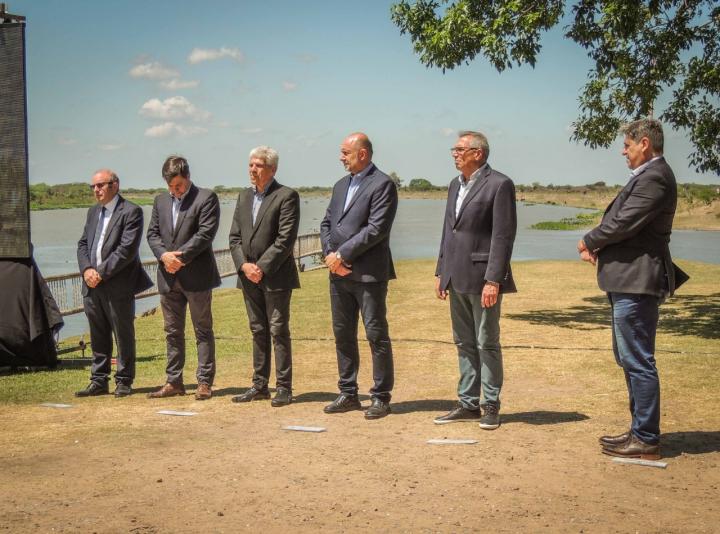 El Intendente Mario Migno acompañó al Gobernador en la licitación del acueducto  San Javier - Tostado 