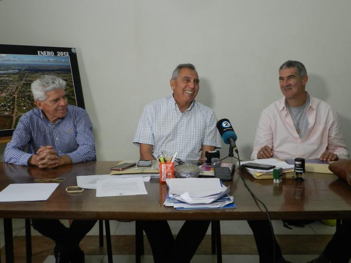 Carlos Kaufmann entregó aportes del Gobierno Provincial a la Municipalidad de San Javier
